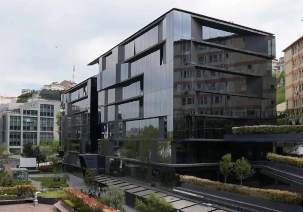 İstanbul Sağlık ve Teknoloji Üniversitesi