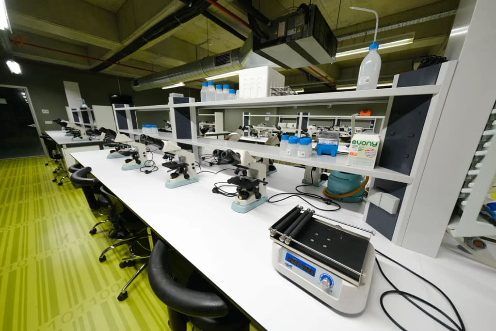 istün laboratuvar