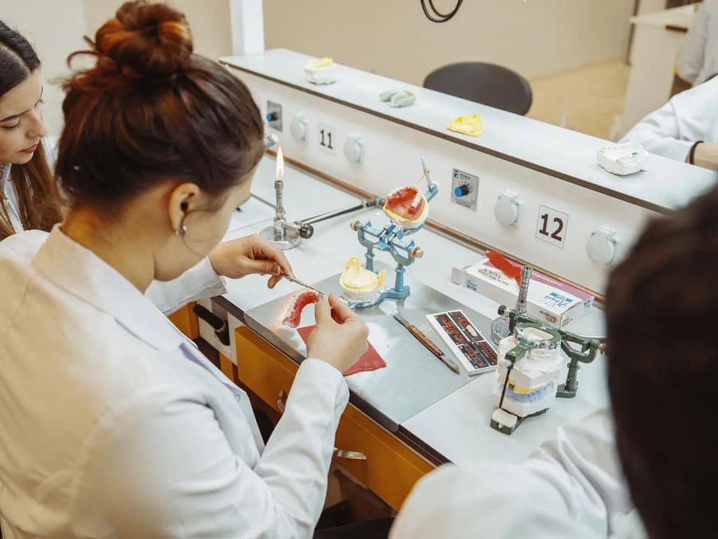 İstanbul Atlas Üniversitesi Diş Hekimliği