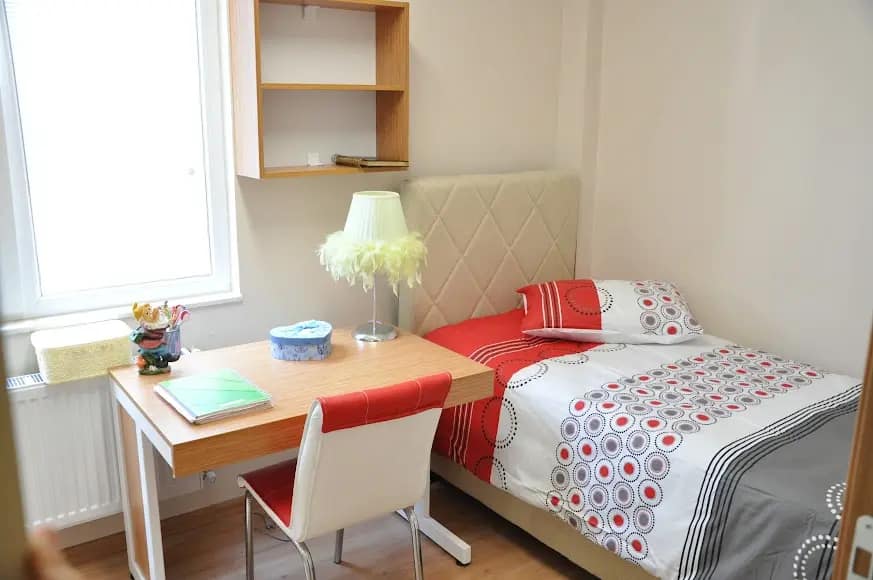 Üsküdar Çiçekçi Kız Yurdu